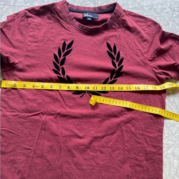 Fred Perry T-Shirt with Black velvet flocked Laurel Wreath Design - Picture 2 of 5